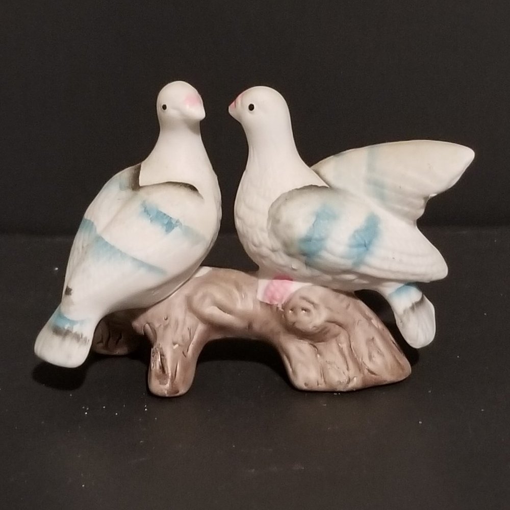 BIRDS FIGURINE COLLECTIBLE DECOR